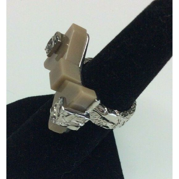 Marc by Marc Jacobs Textured Metal Brown Bow Ring - Picture 2 of 6